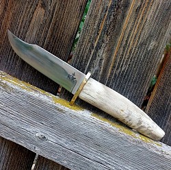 Knife 32 - bowie knife with a 5 1/2