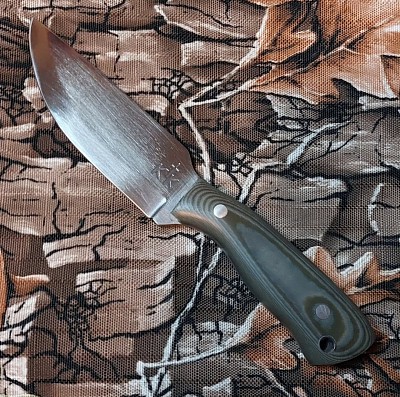 Knife 100 - drop point hunter with a 4 1/2