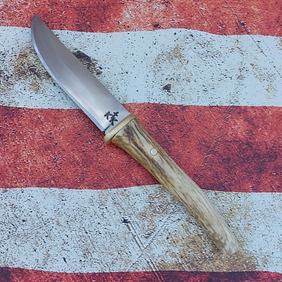 Knife 135 - clip point with a 5 1/4