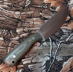 Knife 100 - drop point hunter with a 4 1/2