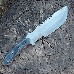 Knife 168 - tracker style with a 5 1/2