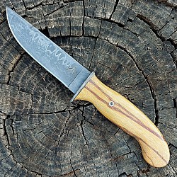 Knife 183 - straight back 206 layer (1084/15N20) ladder pattern damascus blade measuring 5