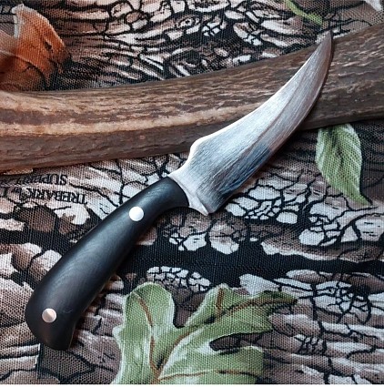 Knife 97 - trailing point with a 3 3/4