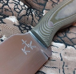 Knife 100 - drop point hunter with a 4 1/2