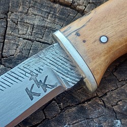 Knife 284 - straight back with a 9