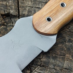 Knife 301 - Big tracker with a 7 1/2