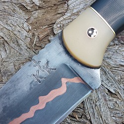 Knife 305 - CU Mai drop point with a 3 1/2